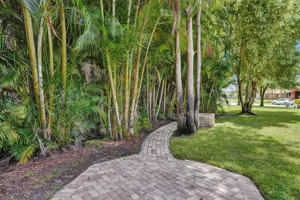 4300 Hunting Trail Lake Worth FL 33467