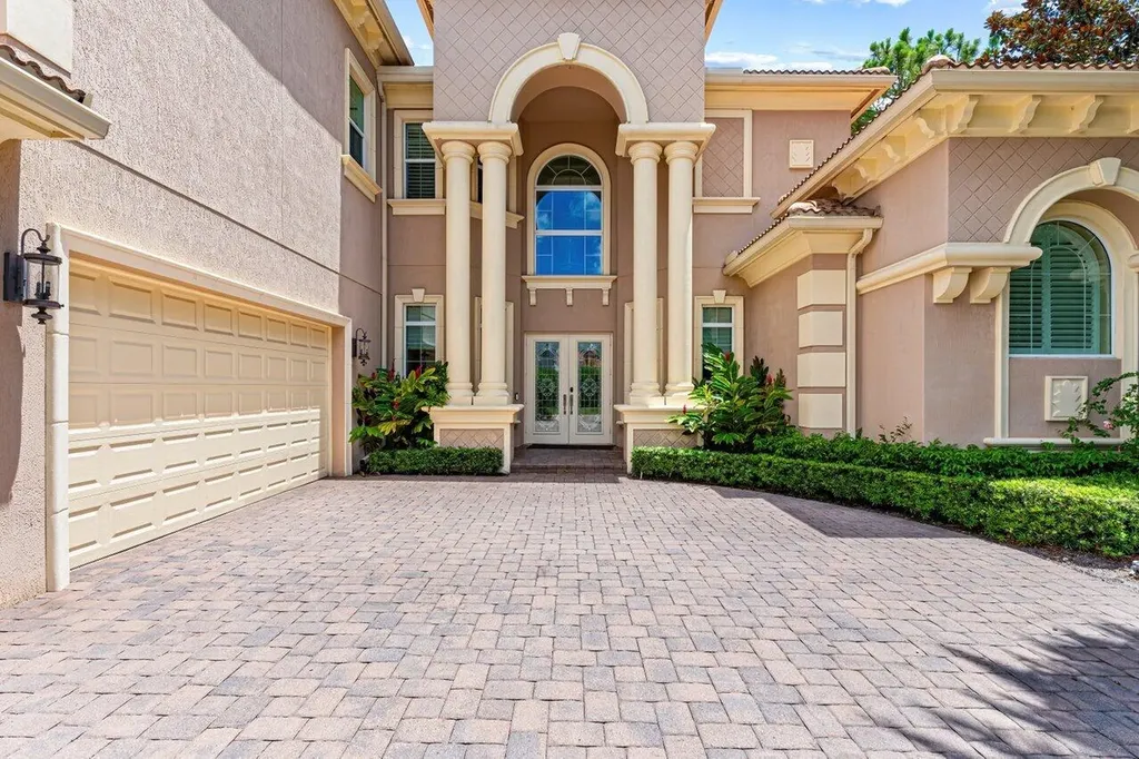 6464 Bellamalfi Street Boca Raton FL 33496