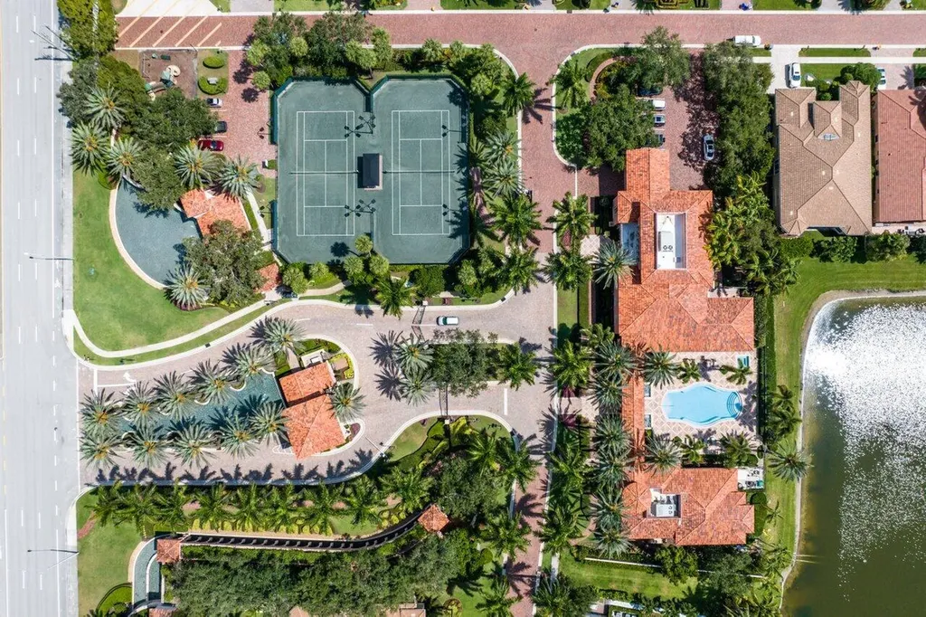 6464 Bellamalfi Street Boca Raton FL 33496