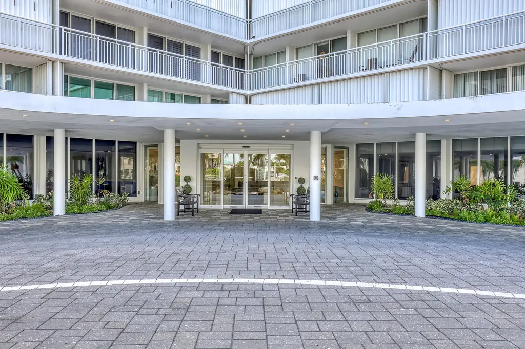 3546 S Ocean Boulevard South Palm Beach FL 33480