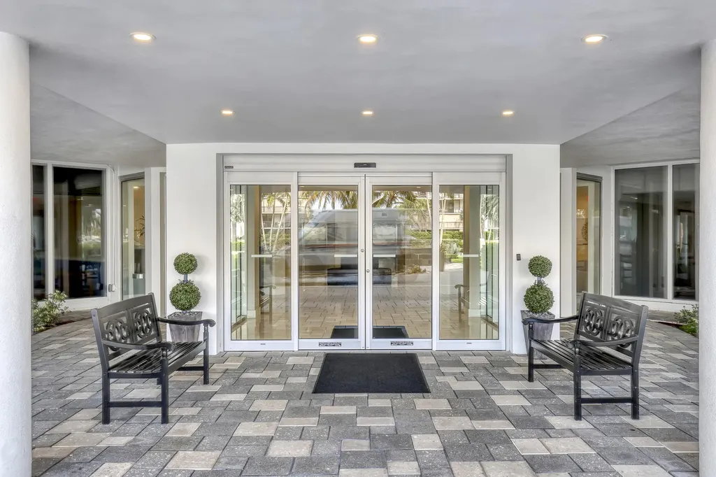 3546 S Ocean Boulevard South Palm Beach FL 33480