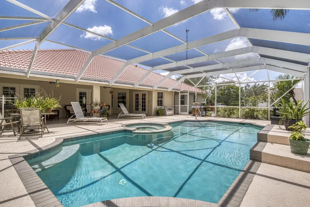 5681 Lago Del Sol Drive Lake Worth FL 33449