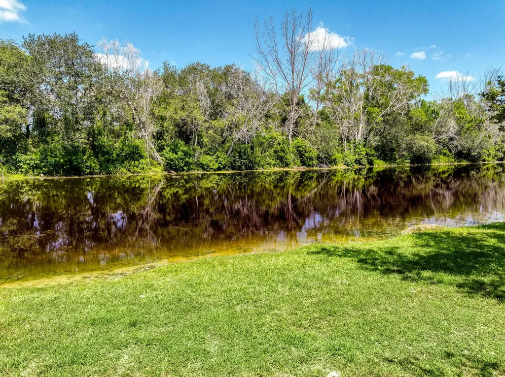 5681 Lago Del Sol Drive Lake Worth FL 33449