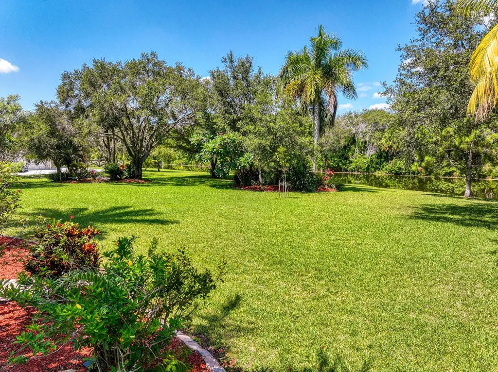 5681 Lago Del Sol Drive Lake Worth FL 33449