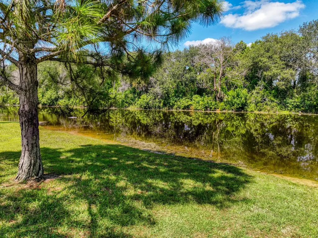 5681 Lago Del Sol Drive Lake Worth FL 33449