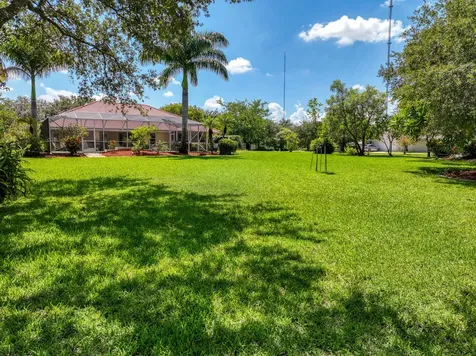 5681 Lago Del Sol Drive Lake Worth FL 33449