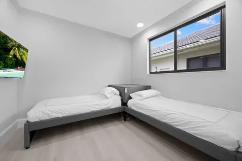 10253 Shireoaks Lane Boca Raton FL 33498