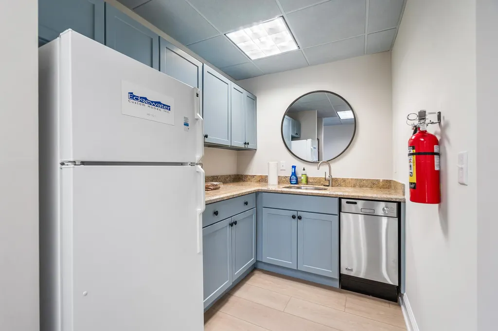 112 N Us Highway 1 Tequesta FL 33469
