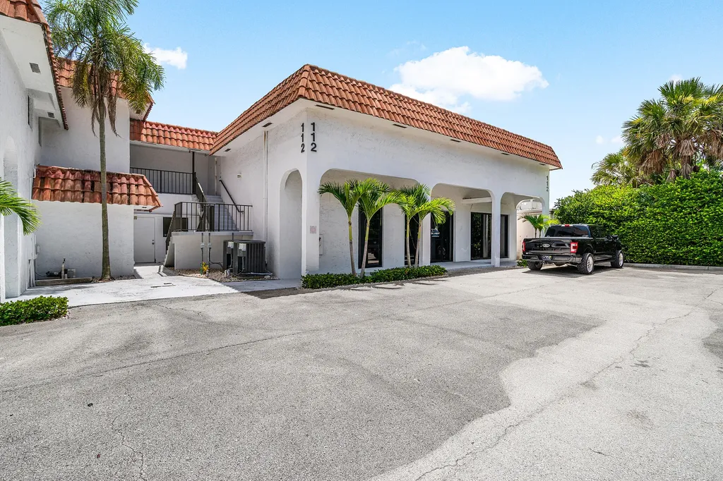 112 N Us Highway 1 Tequesta FL 33469