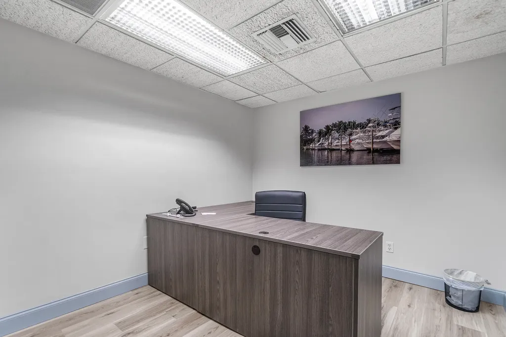 112 N Us Highway 1 Tequesta FL 33469