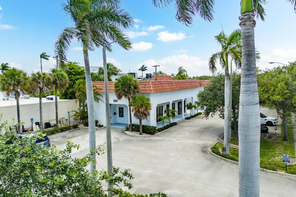 112 N Us Highway 1 Tequesta FL 33469