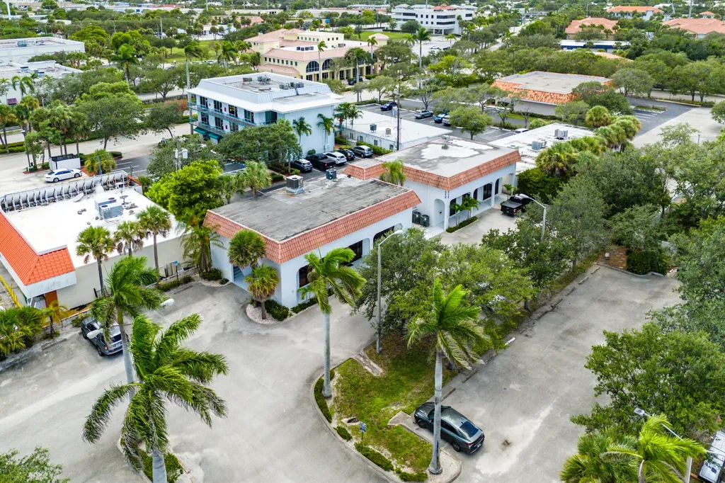 112 N Us Highway 1 Tequesta FL 33469