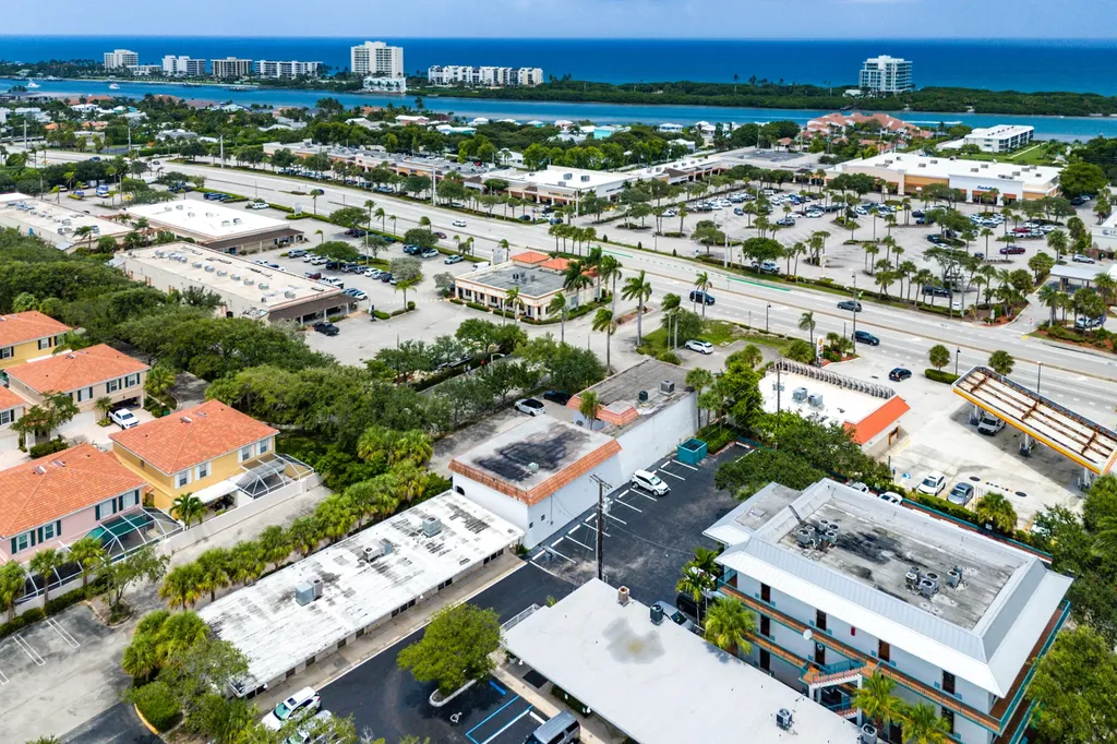 112 N Us Highway 1 Tequesta FL 33469
