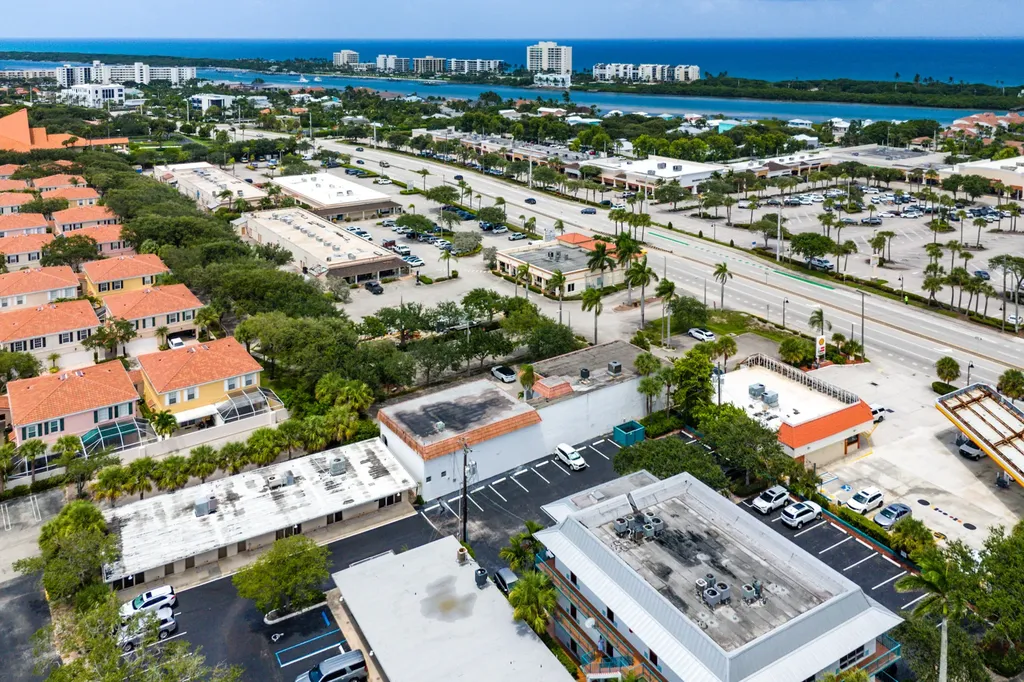 112 N Us Highway 1 Tequesta FL 33469