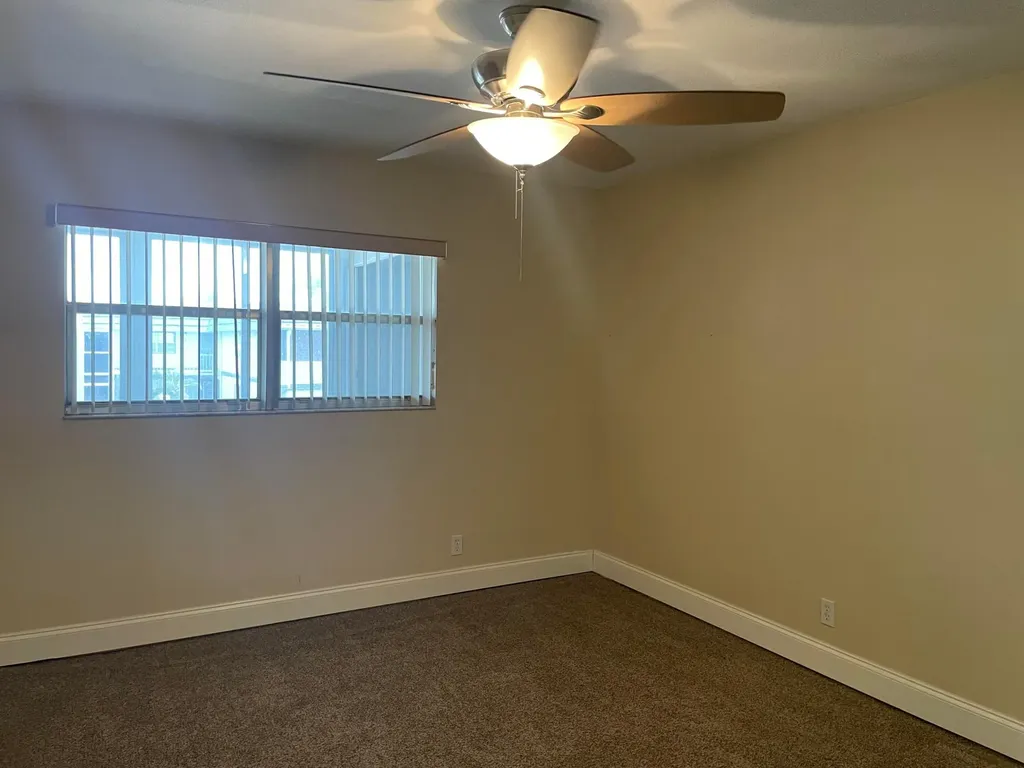 564 Brittany L Delray Beach FL 33446