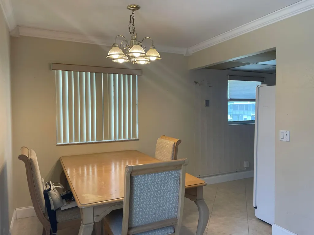 564 Brittany L Delray Beach FL 33446