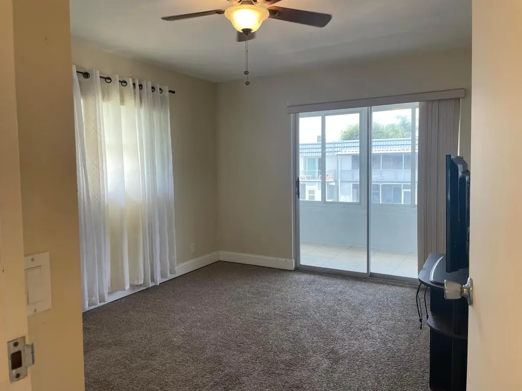 564 Brittany L Delray Beach FL 33446