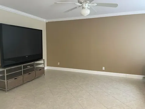 564 Brittany L Delray Beach FL 33446