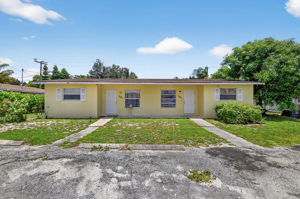 3225 Mcsherry Drive Lake Worth FL 33461