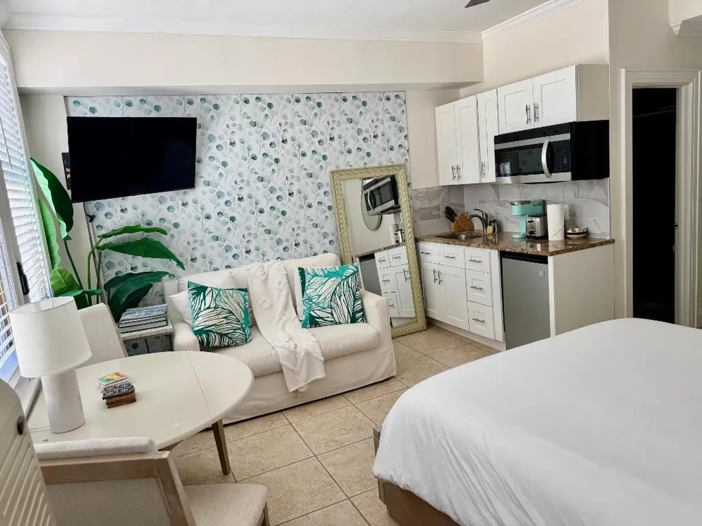 235 Sunrise Avenue Palm Beach FL 33480