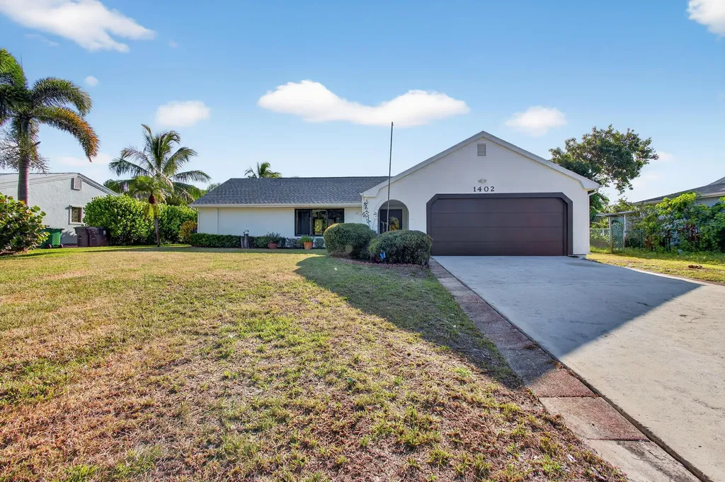 1402 SE Buckingham Terrace Port St Lucie FL 34952