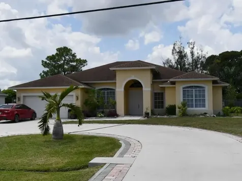 368 NW Bayshore Boulevard Port St Lucie FL 34983