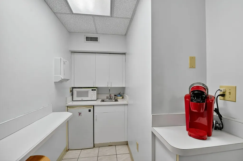 3865 10th Avenue N Palm Springs FL 33461