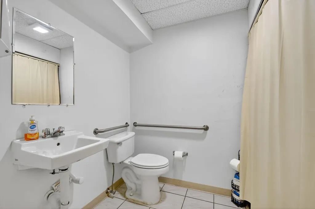 3865 10th Avenue N Palm Springs FL 33461
