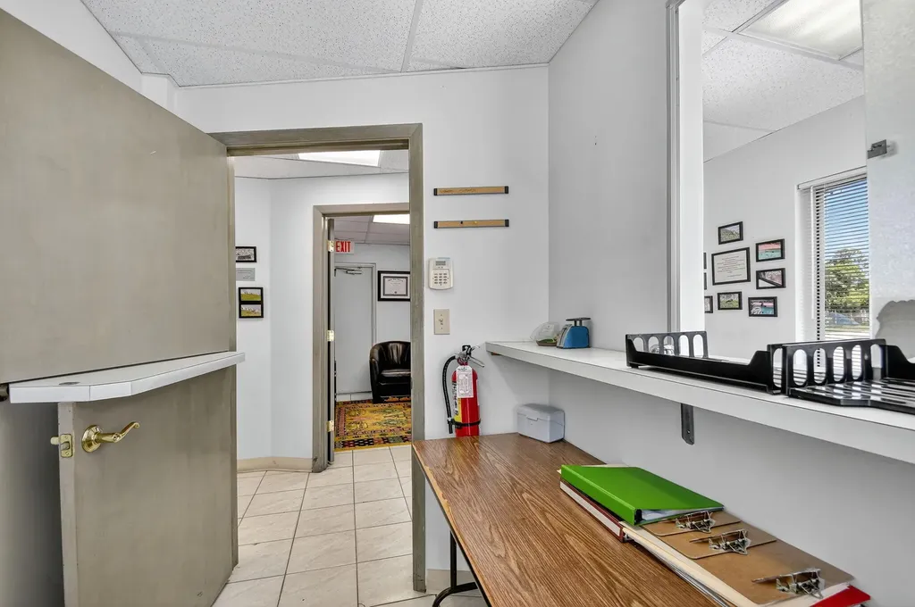 3865 10th Avenue N Palm Springs FL 33461