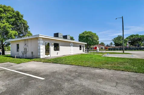 3865 10th Avenue N Palm Springs FL 33461