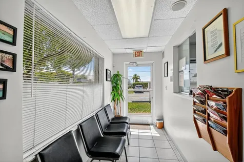 3865 10th Avenue N Palm Springs FL 33461