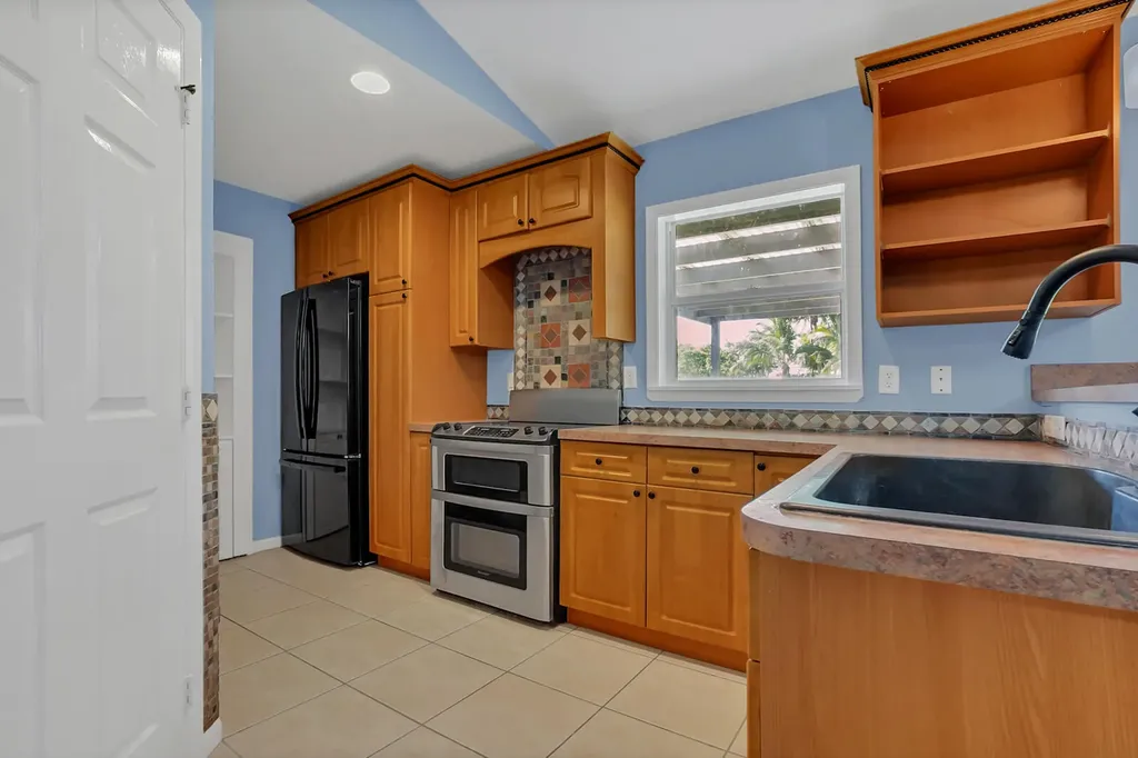 7739 Canal Drive Lake Worth FL 33467