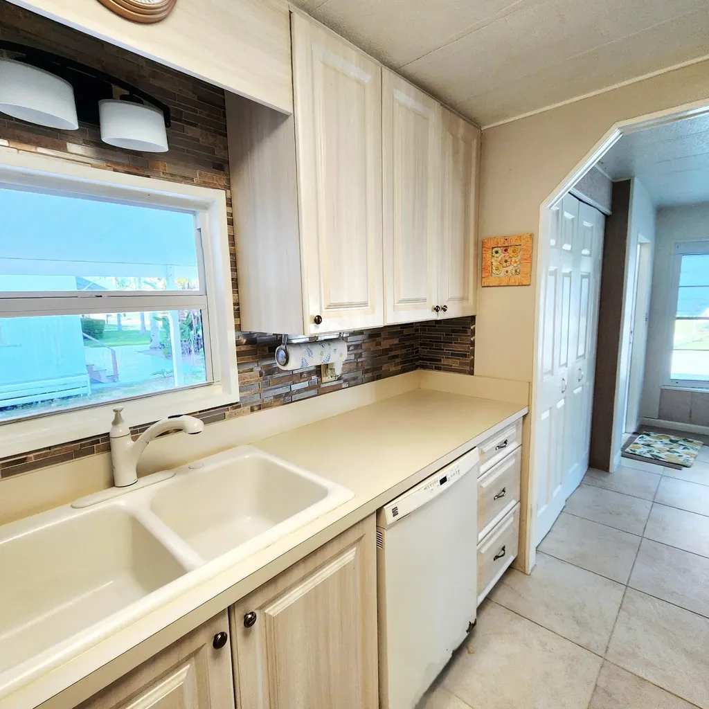 218 W Caribbean Port St Lucie FL 34952