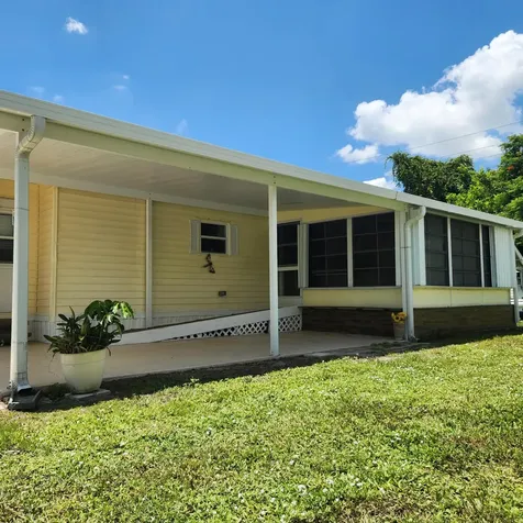 218 W Caribbean Port St Lucie FL 34952