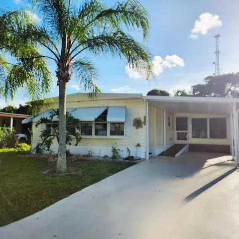 218 W Caribbean Port St Lucie FL 34952