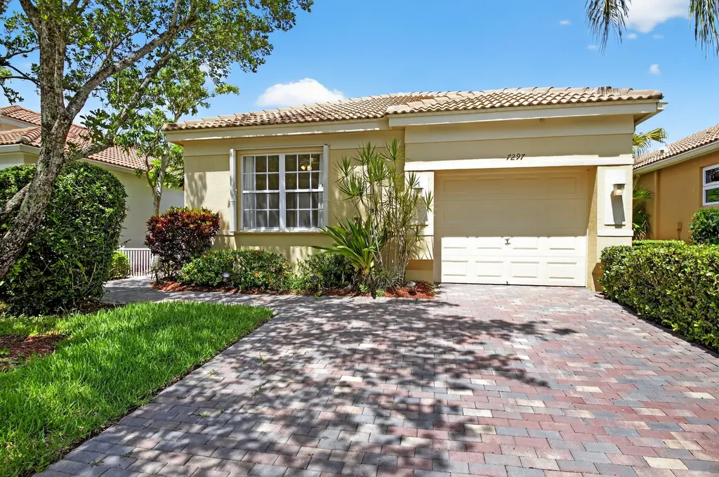 7297 Cataluna Circle Delray Beach FL 33446
