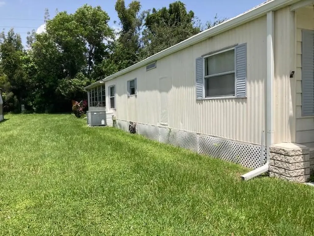 206 W Caribbean Port St Lucie FL 34952
