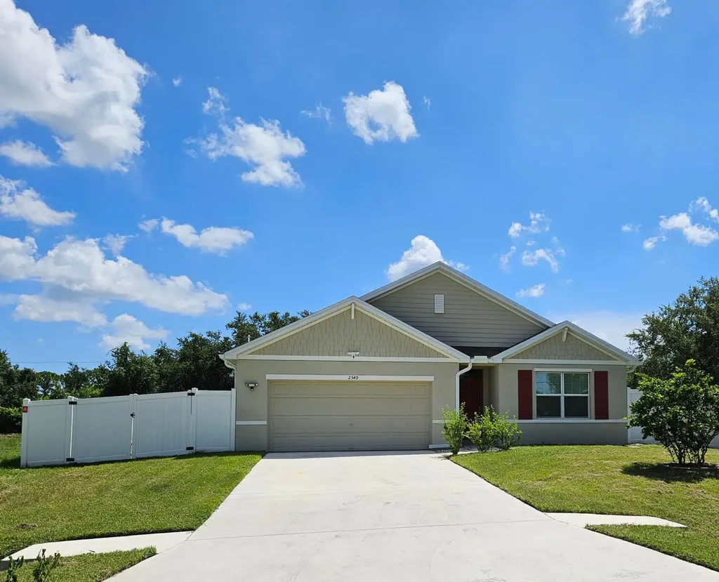 2549 SW Grotto Circle Port St Lucie FL 34953