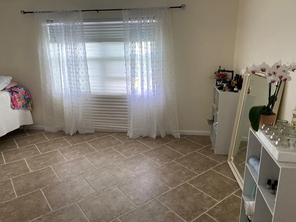 219 Lakeview 102 Avenue Lantana FL 33462