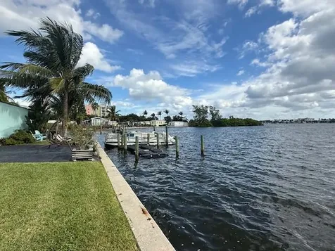 219 Lakeview 102 Avenue Lantana FL 33462