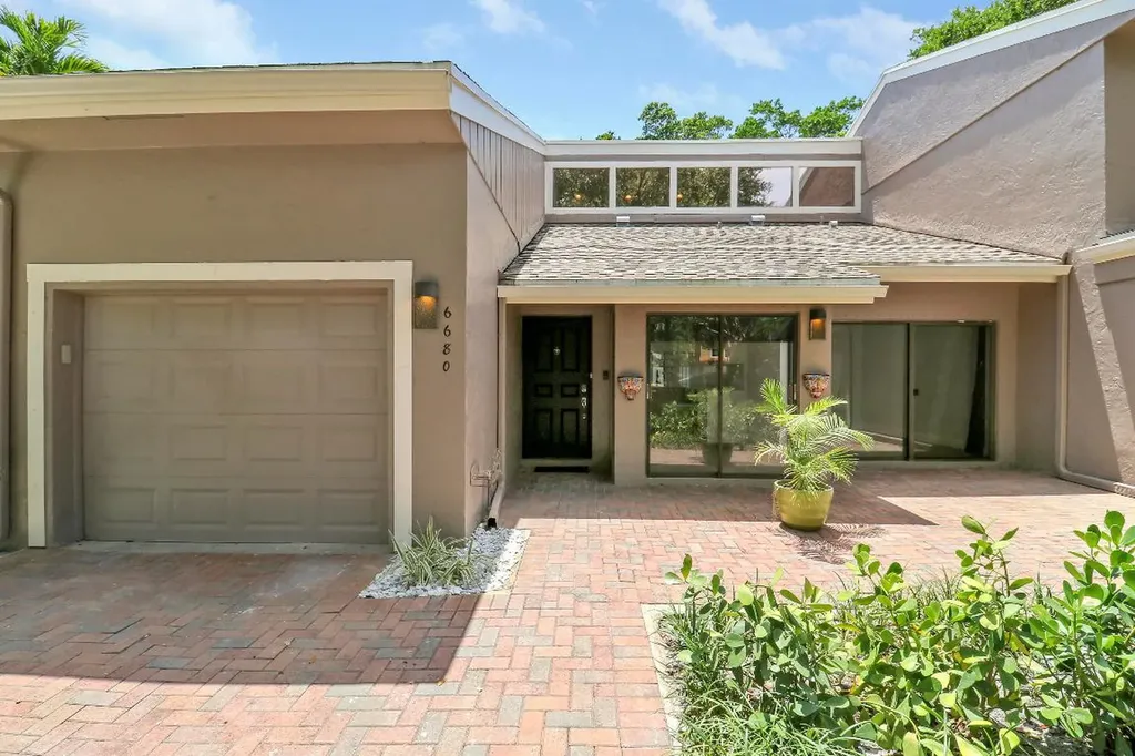 6680 Thornhill Court Boca Raton FL 33433