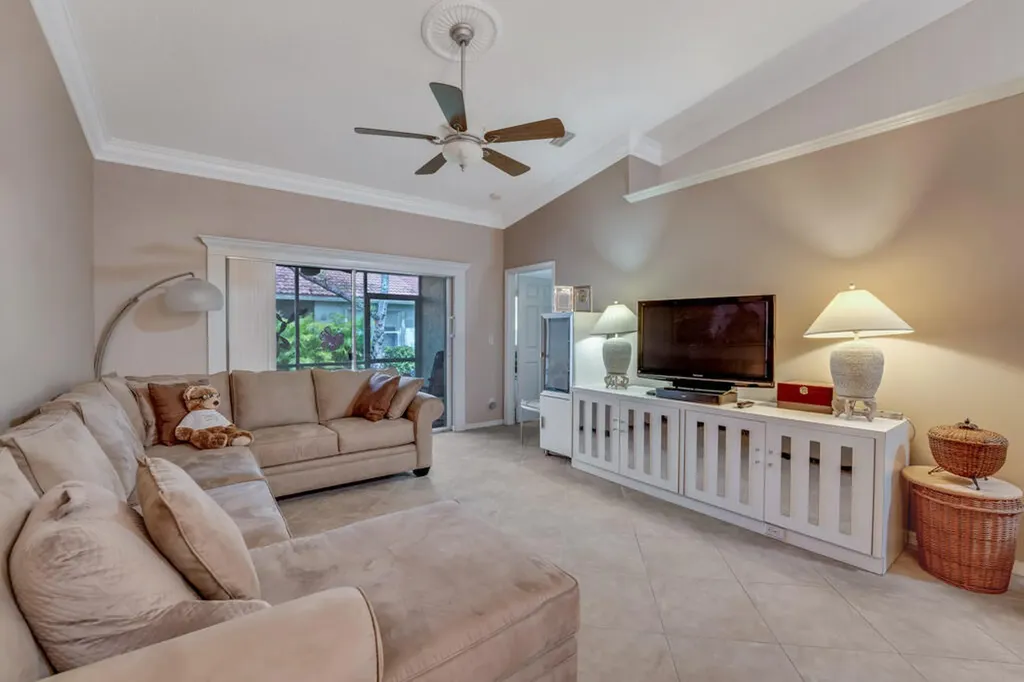 8059 Dolomtian Way Boynton Beach FL 33472