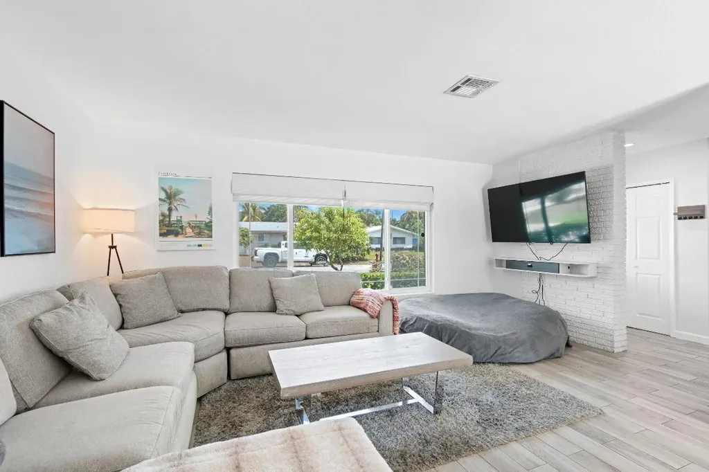 226 SW 13th Avenue SW Boynton Beach FL 33435