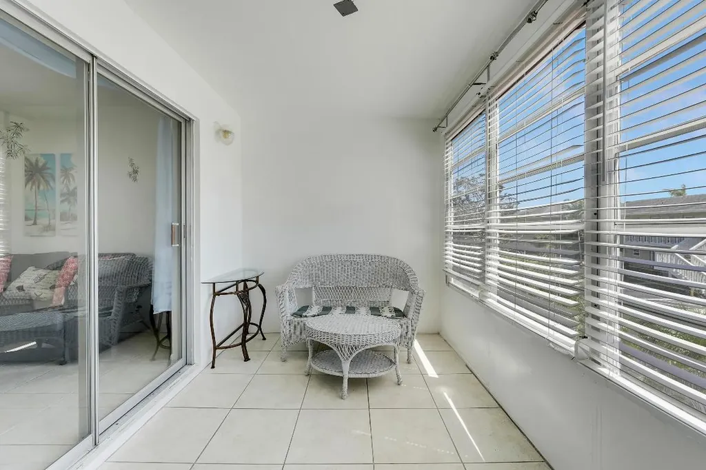 2132 NE 1st Way Boynton Beach FL 33435