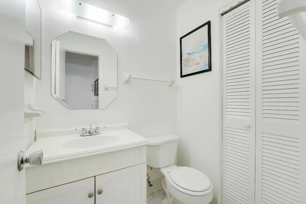 2132 NE 1st Way Boynton Beach FL 33435