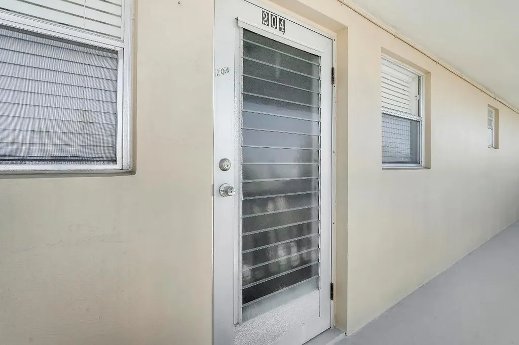 2132 NE 1st Way Boynton Beach FL 33435