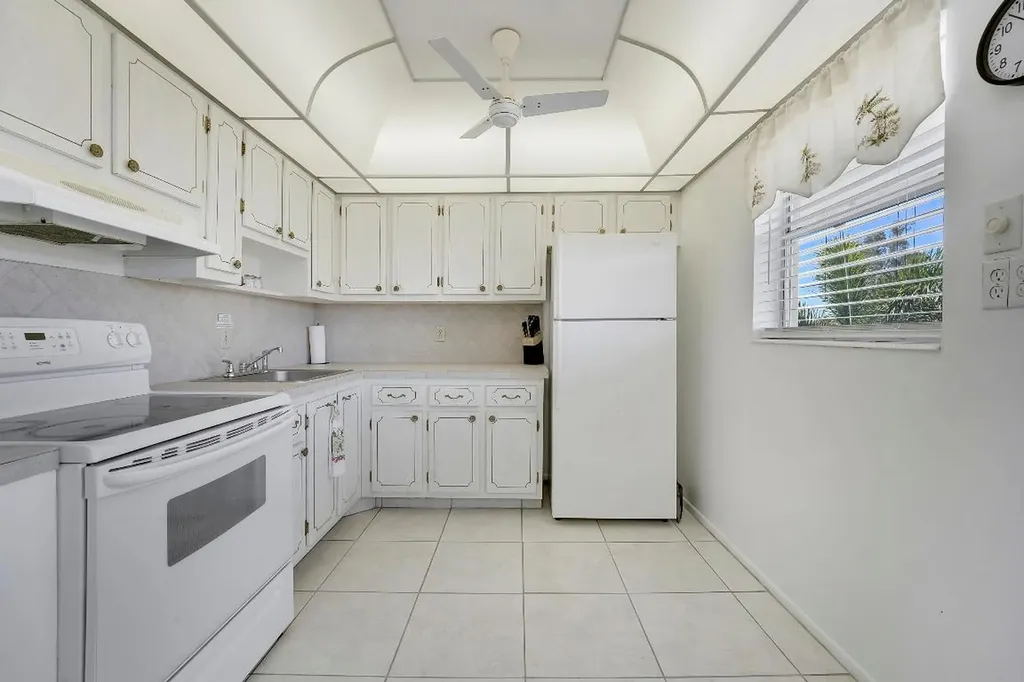2132 NE 1st Way Boynton Beach FL 33435