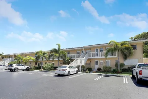 2132 NE 1st Way Boynton Beach FL 33435
