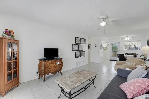 2132 NE 1st Way Boynton Beach FL 33435