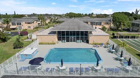 2132 NE 1st Way Boynton Beach FL 33435